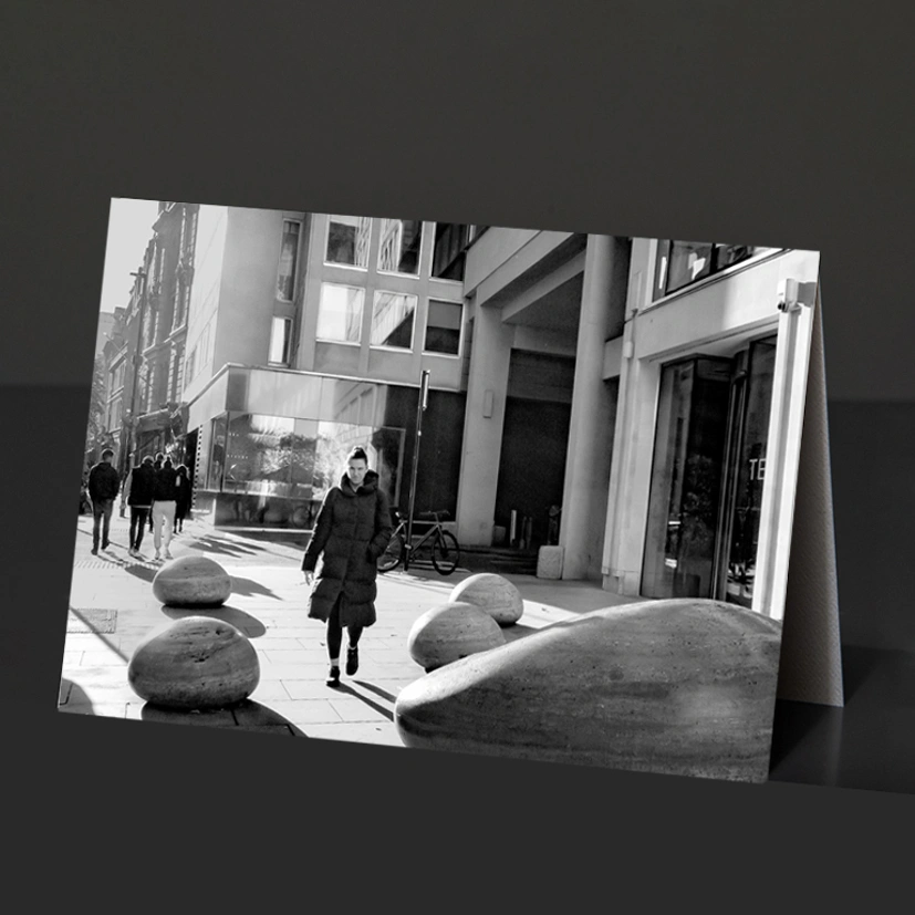 59- London Street 2-23-352-3BW-2 Display